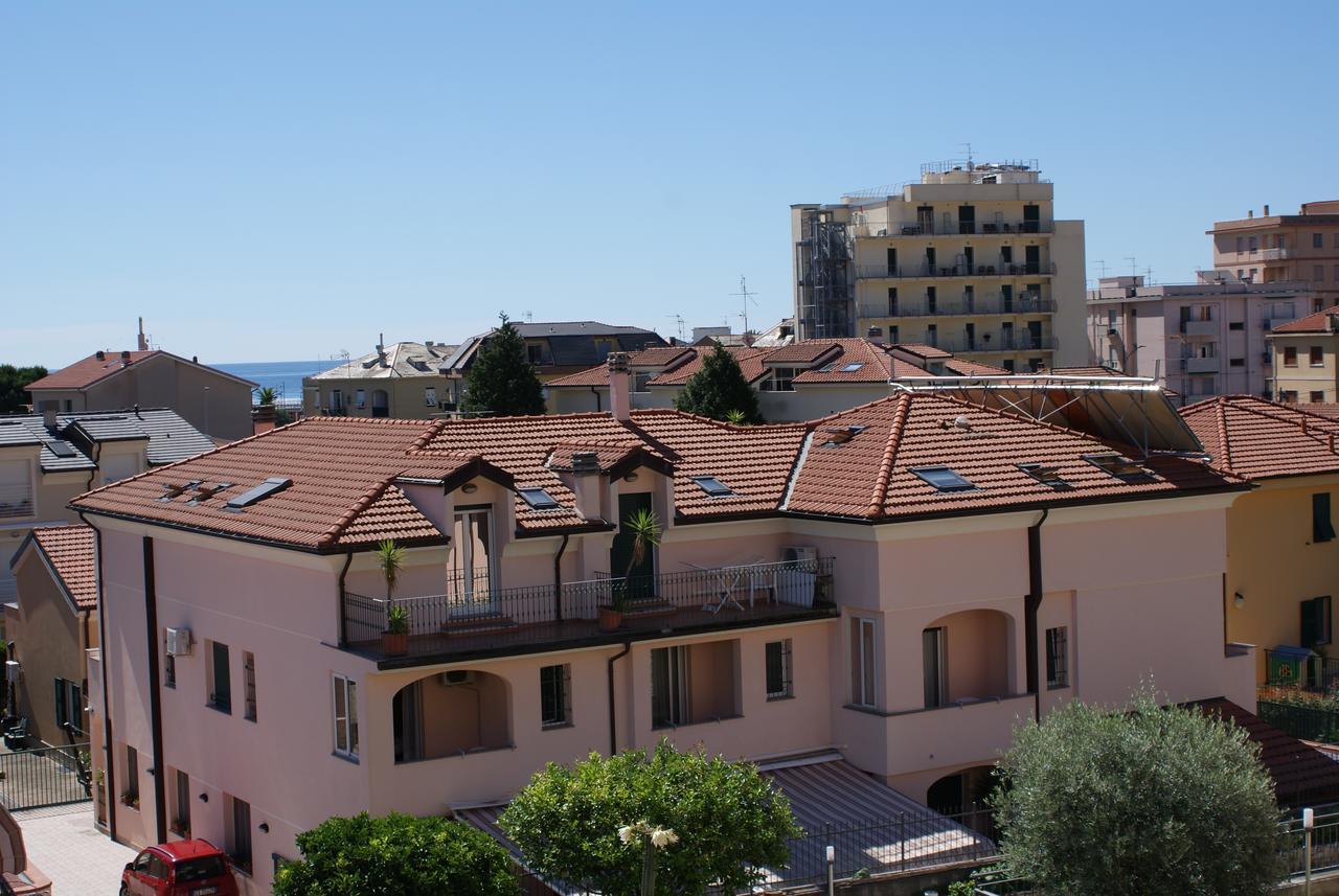 לואנו Hotel Residence Mirafiori מראה חיצוני תמונה