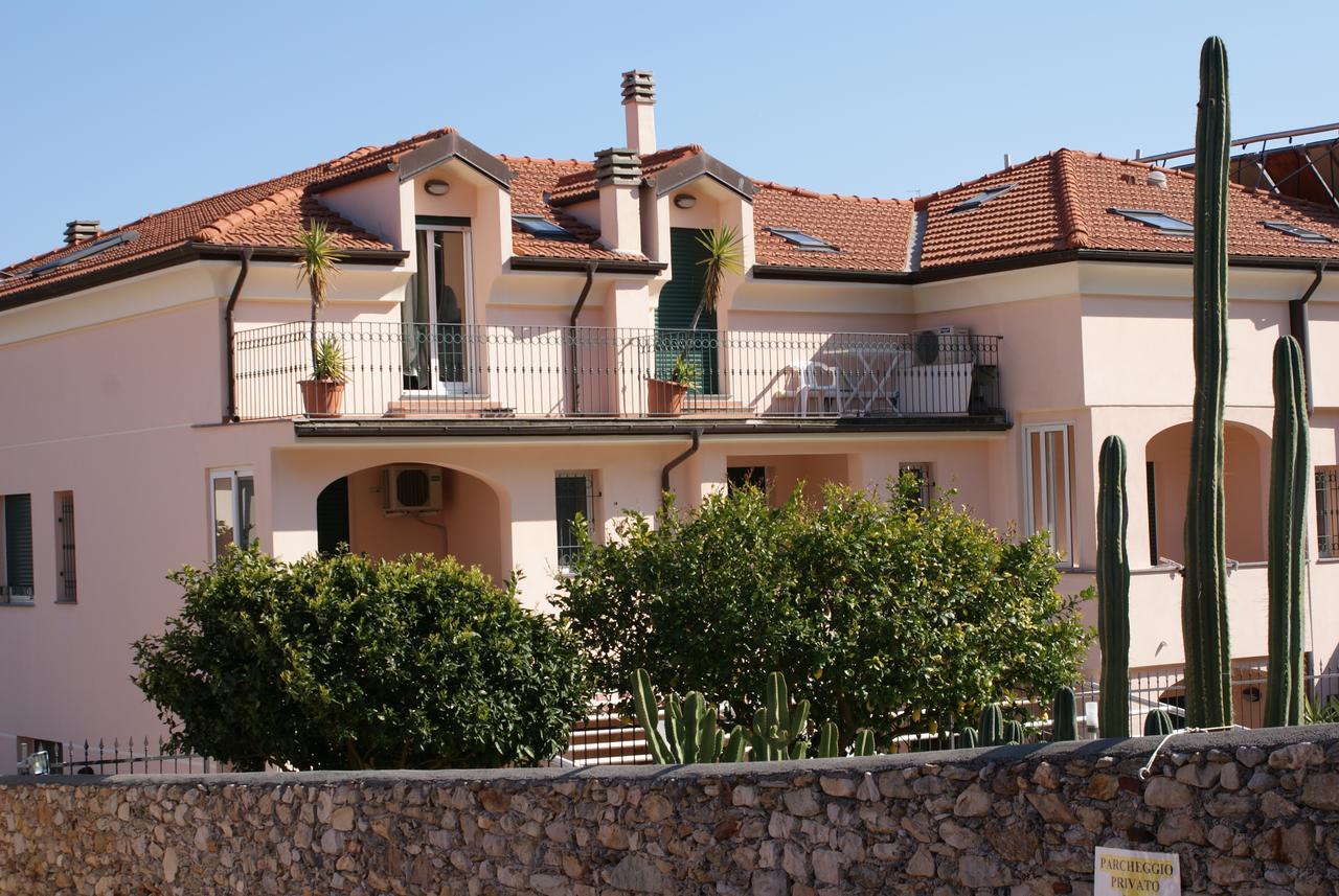 לואנו Hotel Residence Mirafiori מראה חיצוני תמונה