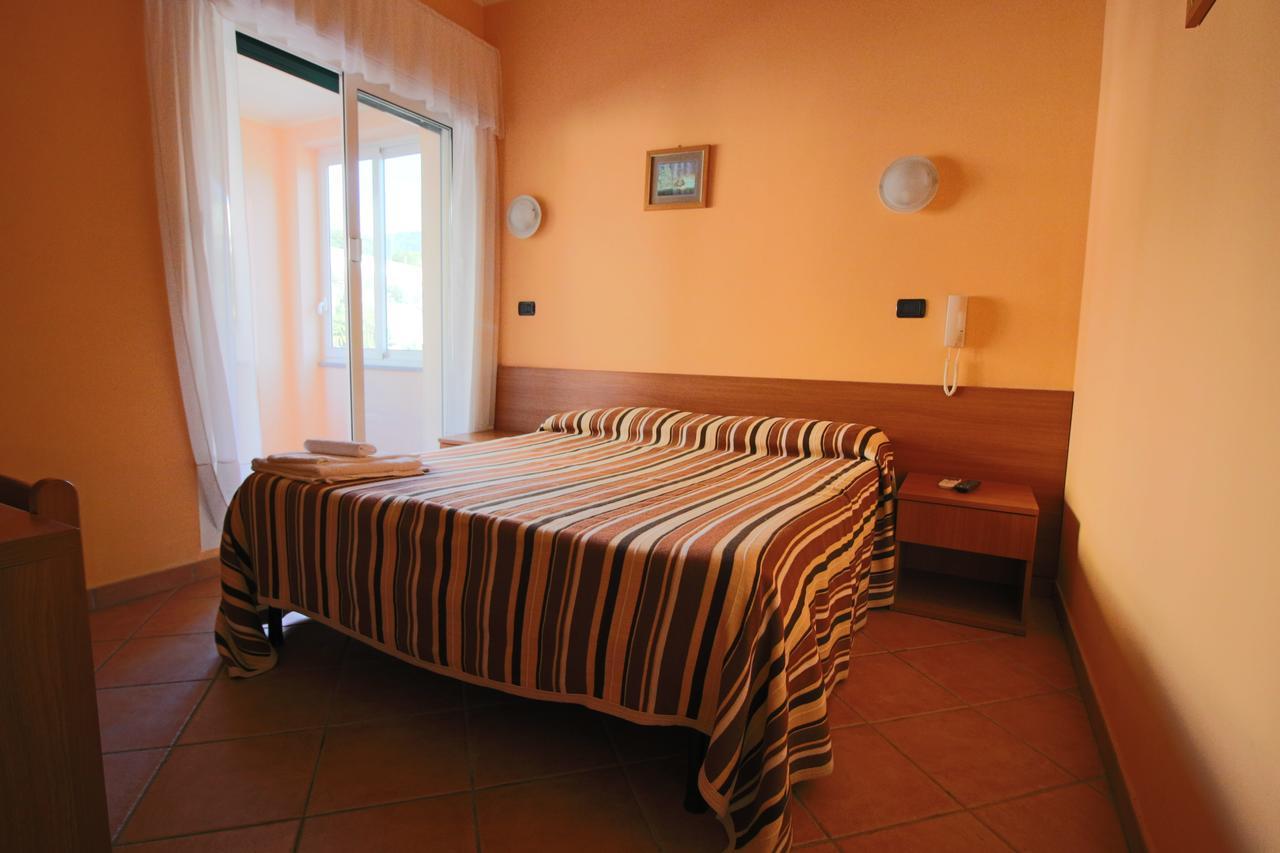 לואנו Hotel Residence Mirafiori מראה חיצוני תמונה