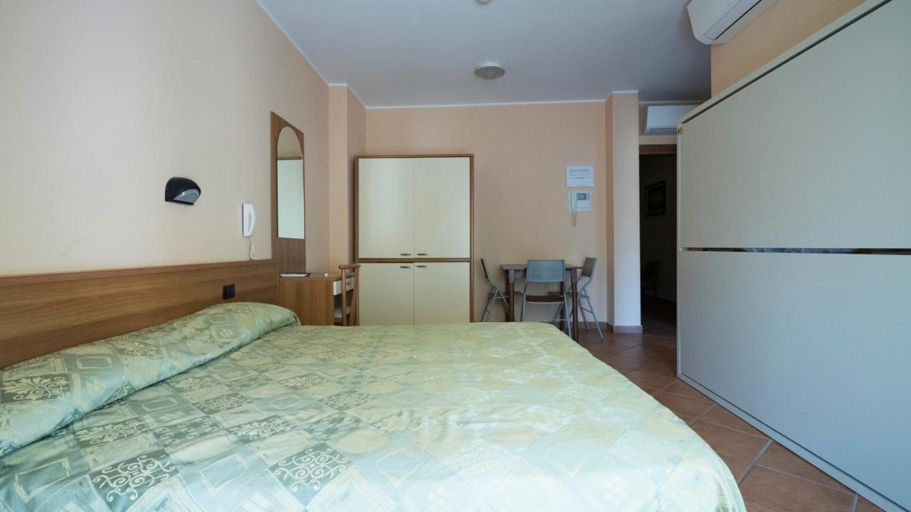 לואנו Hotel Residence Mirafiori מראה חיצוני תמונה