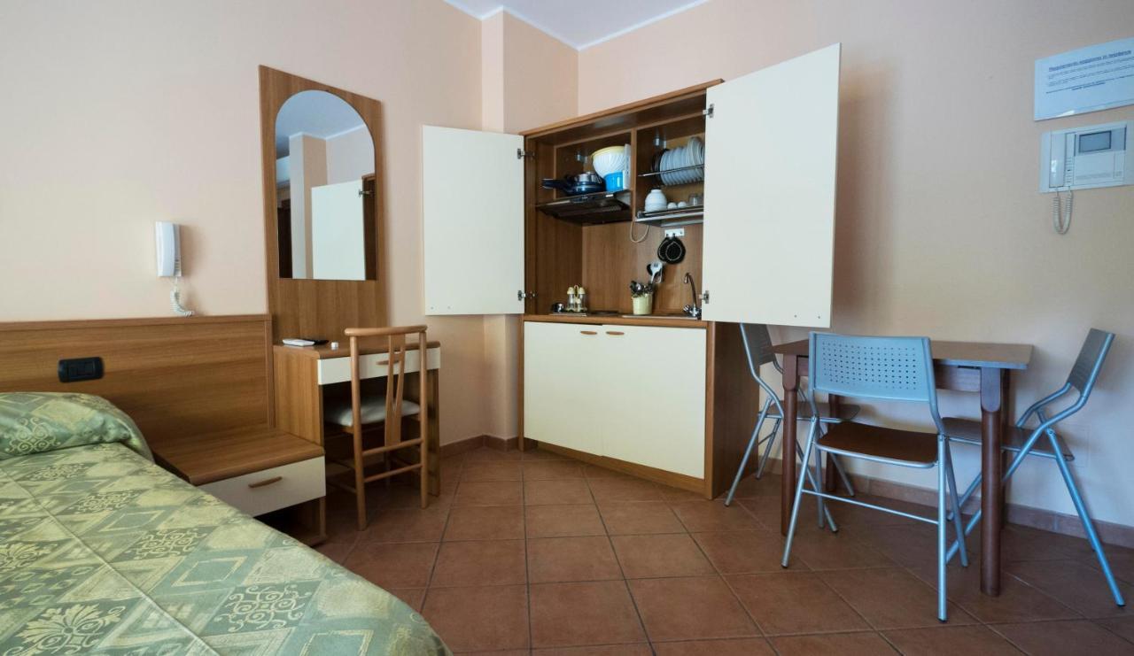 לואנו Hotel Residence Mirafiori מראה חיצוני תמונה