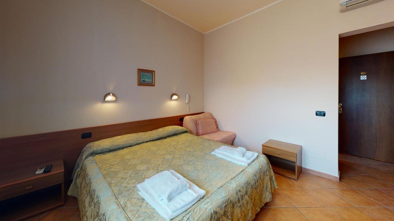 לואנו Hotel Residence Mirafiori מראה חיצוני תמונה