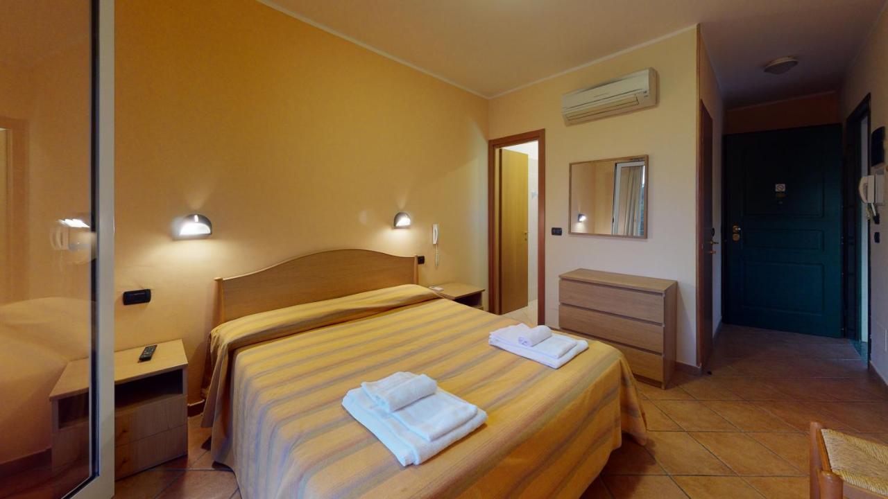 לואנו Hotel Residence Mirafiori מראה חיצוני תמונה